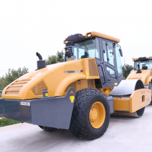 XCMG 20 ton vibratory road roller XS203 new road roller machine price